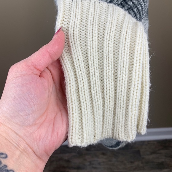 Cardigan - Picture 7 of 9